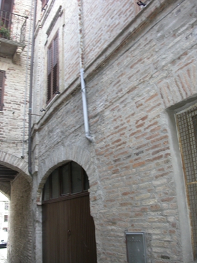 Palazzetto in Via Emidio Consorti